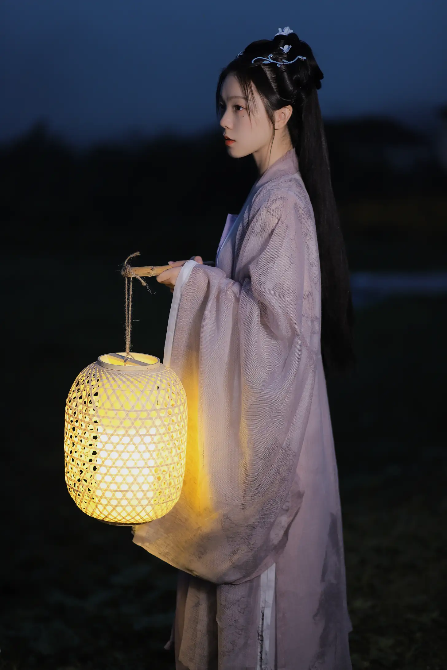 [YITUYU] 2022.02.05 Vol.753 – Hold a lantern to illuminate the rivers and mountains A sweetheart#[22P]-8